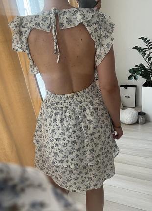 Невероятное платье с открытой спиной h&m