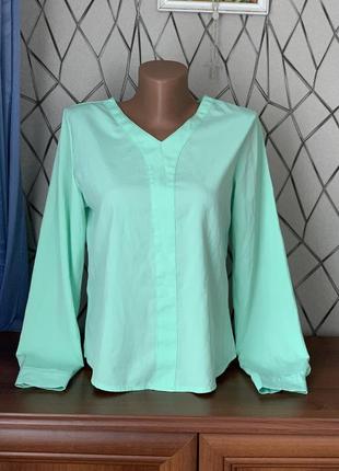 Блуза мятного заспокійливого кольору розмір s стильний пошив