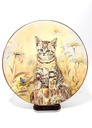 Декоративная (сувенирная) фарфоровая тарелка "котёнок в ромашках" англия royal worcester  1985 год