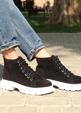 Стильные базовые черные ботинки женские, байка, демисезон, весеннево-осенние, замшевые/замша-женская обувь