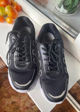 Кросівки на хлопчика