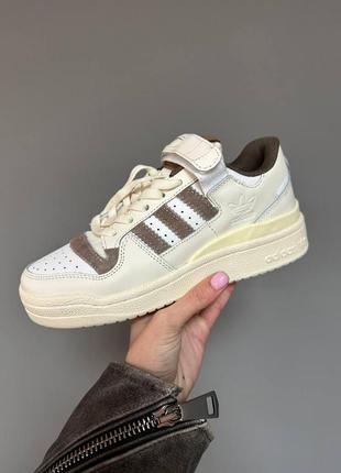 Жіночі кросівки adidas forum low chocolate beige / smb