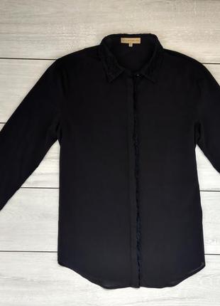 Невесомая стрейчевая шифоновая блузка от именитого бренда насыщенного черного цвета с кружевом