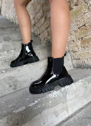 Черные натуральные лакированные лаковые демисезонные деми осенние ботинки челси с резинкой на толстой подошве молнией лак осень2 фото