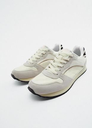 Классные светлые кроссовки zara