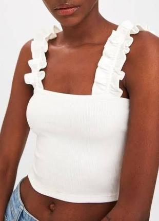 Базовый трендовый топ бра в рубчик с рюшами zara