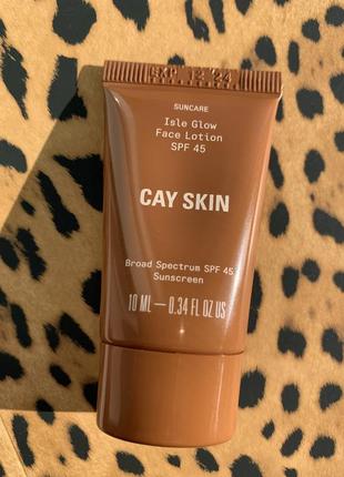 Солнцезащитный крем spf 45 cay skin isle glow face lotion spf 45