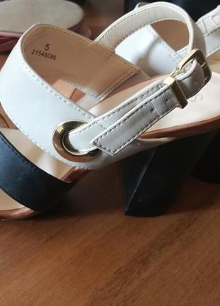 Стильные босоножки от m&s4 фото