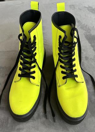 Яркие женские итальянские ботинки берцы кислотно желтого цвета 40 размера2 фото
