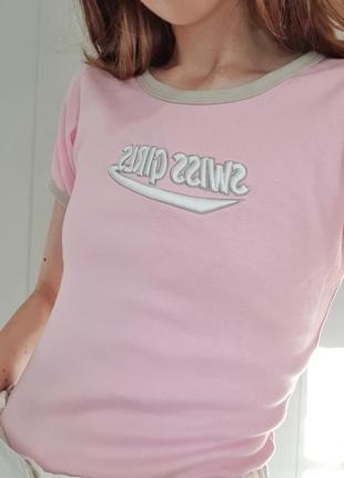 Футболка swiss girls пастельно розовая y2k barbie с вышивкой baby tee2 фото