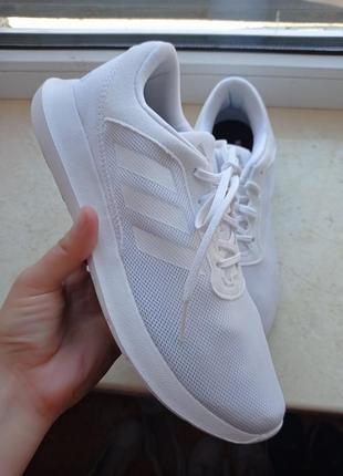 Новые кроссовки adidas coreracer