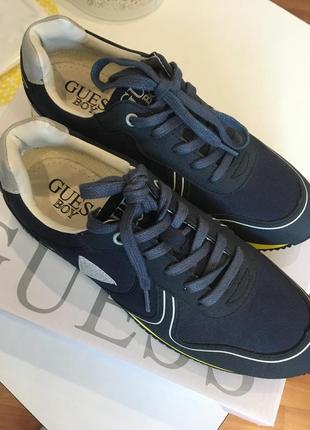 Кроссовки на мальчика guess