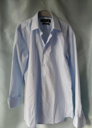 Чудова блакитна сорочка