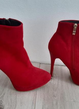 Червоні замшеві ботильйони,червоні осінні черевички2 фото