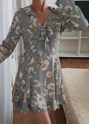 Платье на запах missguided.