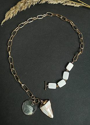 Стильне дизайнерське кольє з натурального перламутру "ікло"