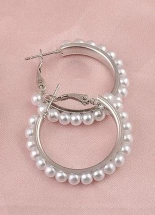 Сережки круглі кільця колечка перлинні з перлами перлинами намистинами бусами перлини