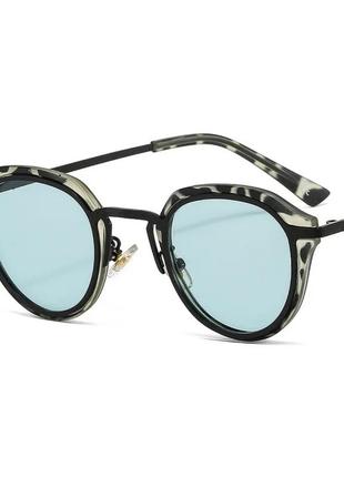 Имиджевые солнцезащитные очки uv4001 фото
