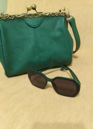 Уникальная винтажная  сумочка. зеленог.о цвета..4 фото