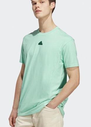 Футболка adidas city escape t-shirt ic9726 зелений regular fit