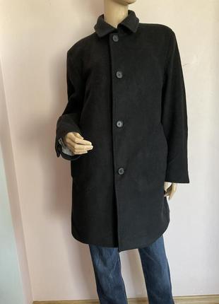 Черное мужское шерстяное итальянское пальто/50/brend hugo boss