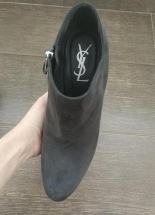 Yves saint laurent ysl оригінал ботильйони на підборах сірі 38 р замшеві