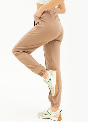 Актуальні завужені жіночі спортивні штани на манжетах демісезонні жіночі спортивні штани джоггери2 фото