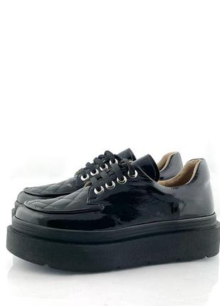 Туфлі aquamarin лакові на платформі на шнуровці чорні 37