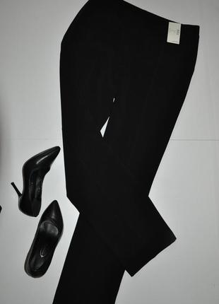 Идеальные базовые черные брюки со стрелками с&a8 фото
