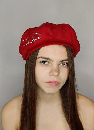 Берет красный