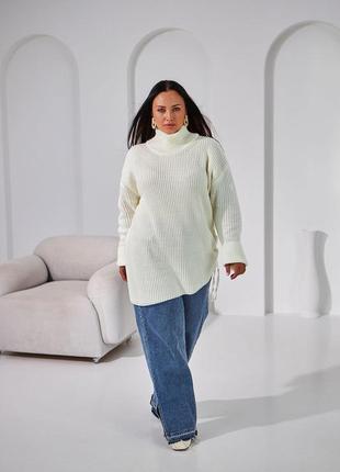 Свободный свитер-туника асимметричного кроя цвет молочный. модель 2521 trikobakh8 фото