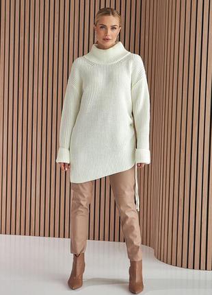 Свободный свитер-туника асимметричного кроя цвет молочный. модель 2521 trikobakh1 фото
