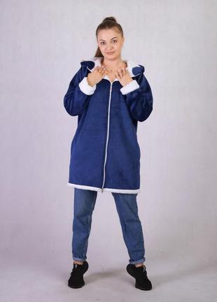 Кофта-куртка женская меховая теплая на молнии с капюшоном однотонная синяя р. 46-542 фото