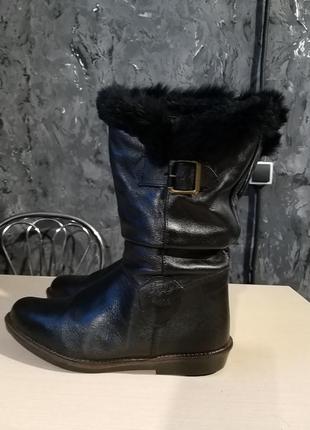 Класні шкіряні чоботи