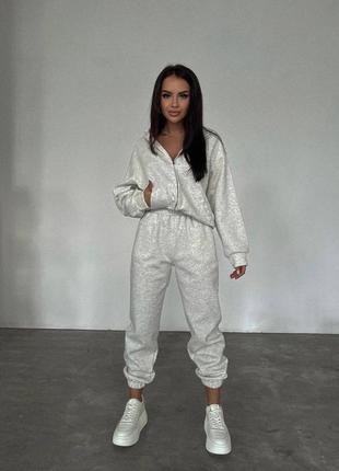 Костюм