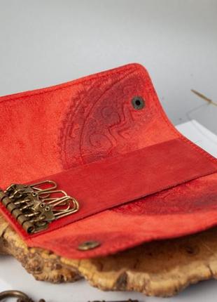 Ключница кожаная женская красная с орнаментом млечный путь | кожаный чехол для ключей2 фото