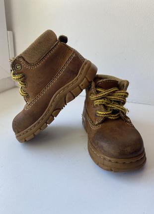 Кожаные ботинки для малыша