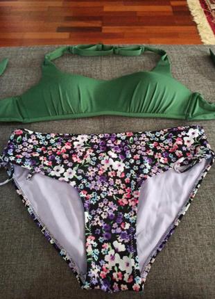 Красивый купальник с плавками в цветочек2 фото