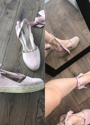 Босоніжки еспадрільї