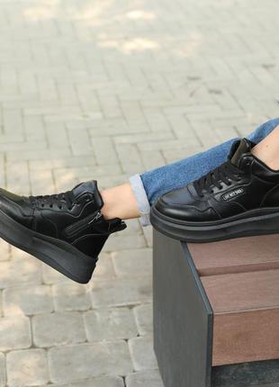 Теплые черные женские кроссовки высокие, по полуботинки демисезонные,осень весна, кожаные/кожа-женская обувь4 фото