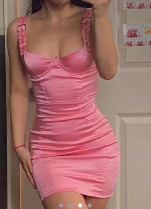 Розовое барби платье