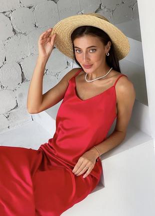 Сукня комбінація сатинова з глибоким вирізом червона2 фото