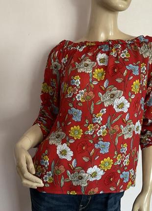 Приемная вискозная блузка в цветы с открытыми плечами/m/brend f&amp; f