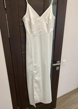 Белое платье-комбинация макси из плотного сатина