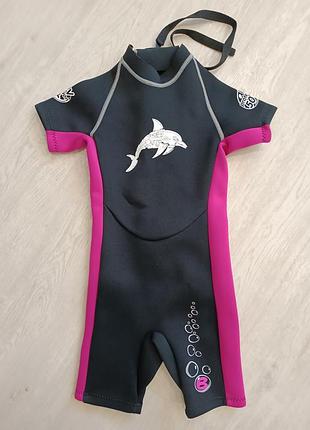 Гидрокостюм разово-черный на 2-3 года.