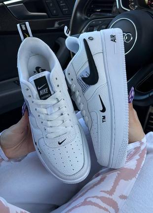 Жіночі кросівки nike air force 1 07 lv8 utility white black