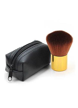 Кисть кабуки для пудры в чехле