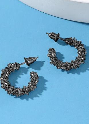 Сияющие серёжки-колечки с камушками, чёрные серёжки с камнями, сережки, серёжки, украшение, подарок1 фото