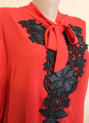 Красная блуза с чёрной подкладкой, вышивкой, бант2 фото