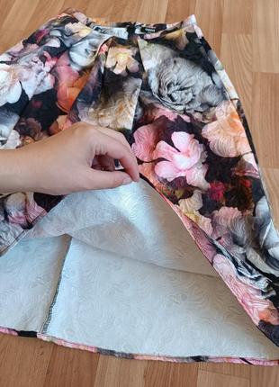 Юбка миди в цветочный принт, с карманами по бокам4 фото